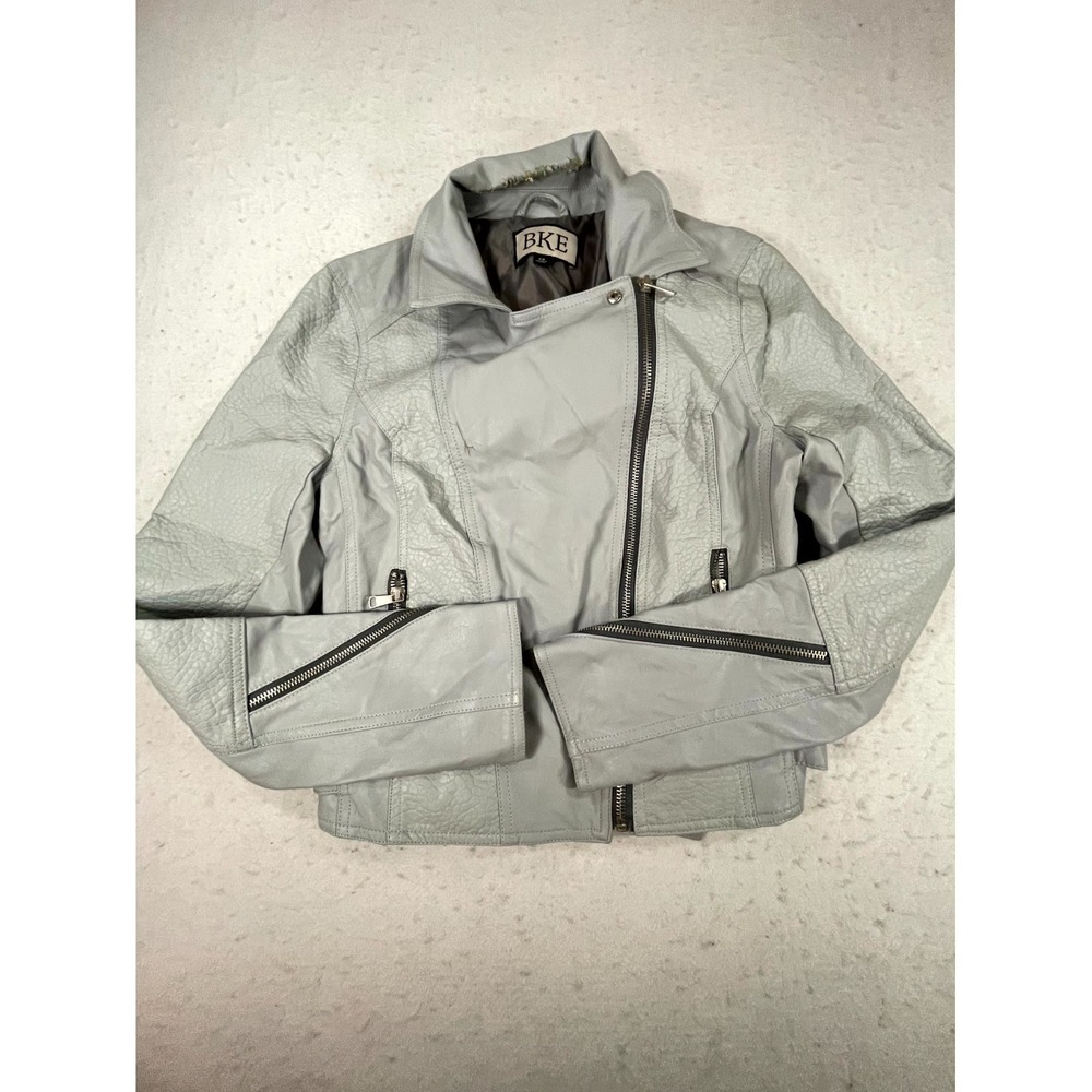 BKE Buckle Faux Leather Moto Jacket Womens XS Gray Lined Asymmetrical Zip Biker‎